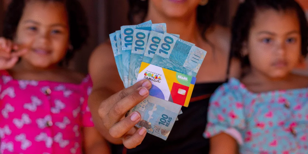 Bolsa Família 2025: mães solo passam a receber valor adicional; entenda as novas regras